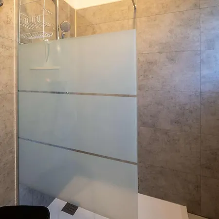 Maison Pour 6 Personnes , Climatisee A 500 M De La De Saint Clair Le Lavandou