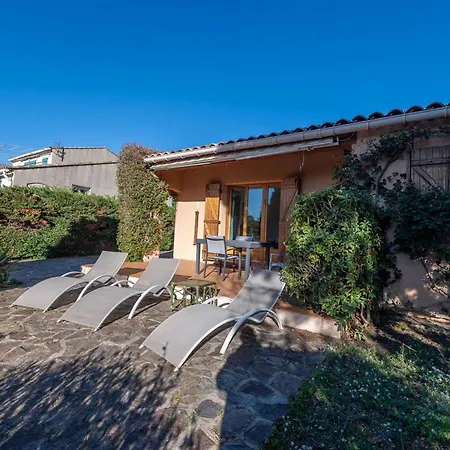 Maison Pour 6 Personnes , Climatisee A 500 M De La De Saint Clair Le Lavandou